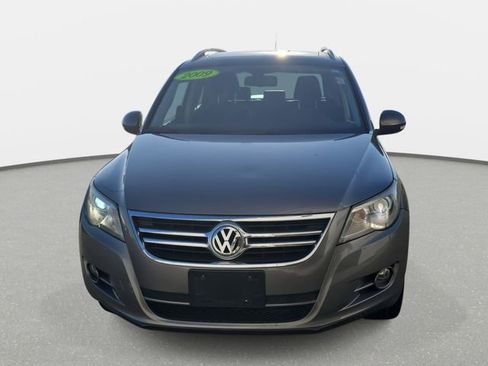 Used 2009 Volkswagen Tiguan SE image 2