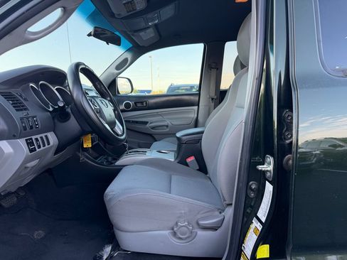 Used 2014 Toyota Tacoma PreRunner w/ TRD Off-Road Package RWD image 5