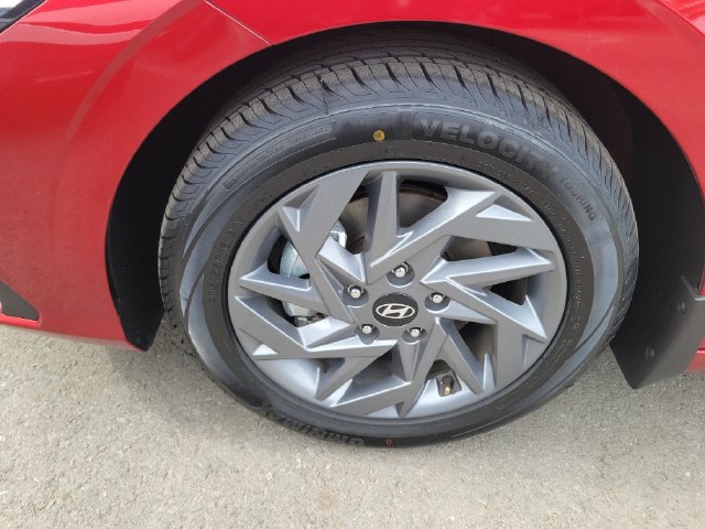 Used 2024 Hyundai Elantra SEL FWD image 25