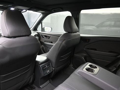 Certified 2025 Subaru Forester Premium AWD/4WD image 19