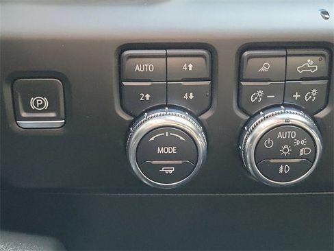 Used 2022 GMC Sierra 1500 AT4 w/ AT4 Preferred Package image 19