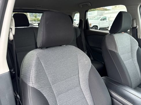 Used 2023 Nissan Rogue SV FWD image 12