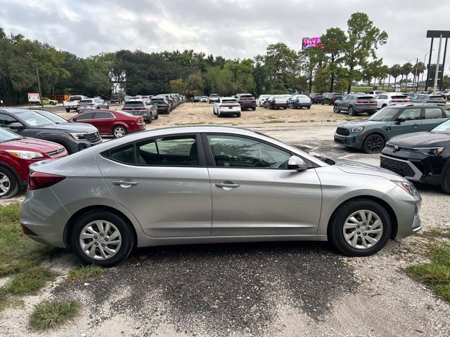 Used 2020 Hyundai Elantra SE FWD image 18