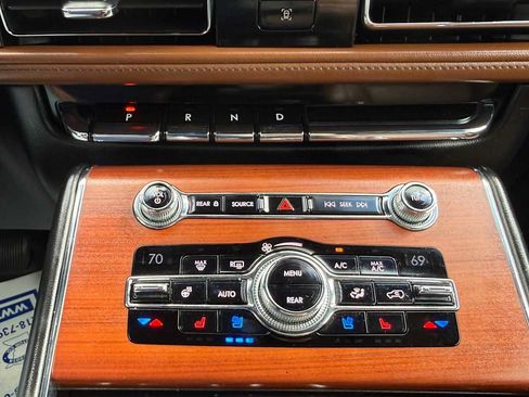 Used 2020 Lincoln Aviator Reserve AWD/4WD image 28