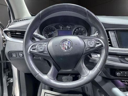 Used 2020 Buick Enclave Essence image 16