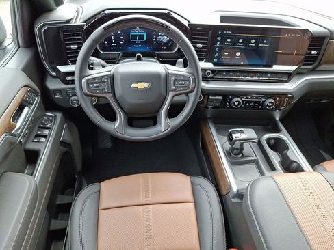 New 2026 Chevrolet Silverado 1500 High Country w/ High Country Premium Package AWD/4WD image 8