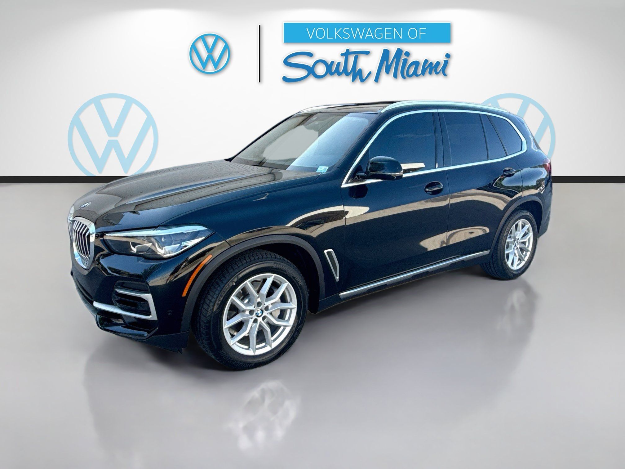 Used 2023 BMW X5 xDrive40i w/ Parking Assistance Package AWD/4WD image 3