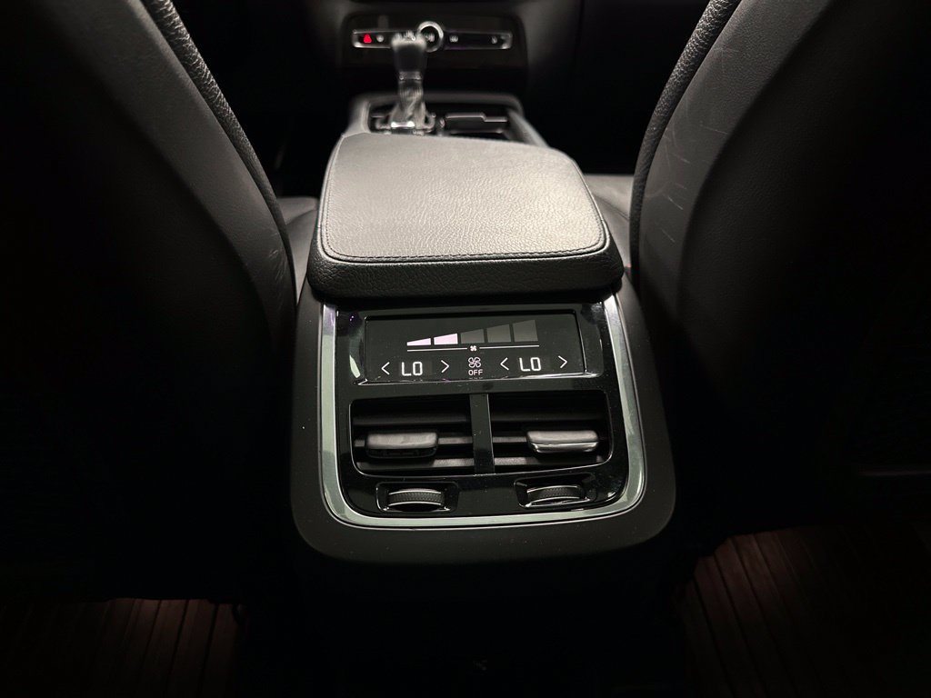 Used 2017 Volvo XC90 T6 Momentum w/ Vision Package AWD/4WD image 22