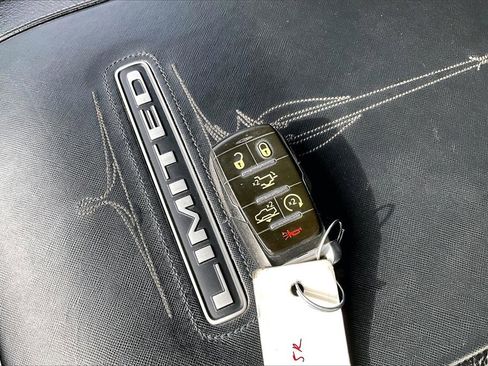 Used 2019 RAM 1500 Limited image 12