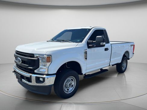 Used 2022 Ford F250 XL w/ Power Equipment Group AWD/4WD image 3