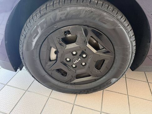 Used 2026 Kia Carnival FWD image 28