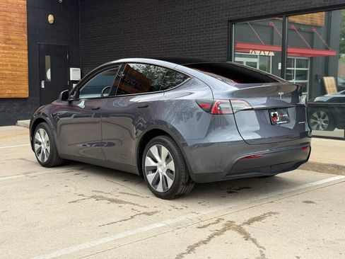 Used 2023 Tesla Model Y Long Range AWD/4WD image 16