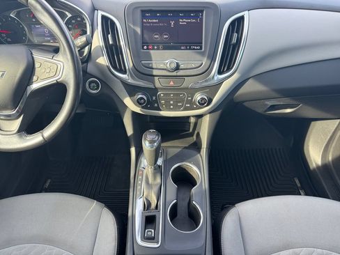 Used 2020 Chevrolet Equinox LT FWD image 11
