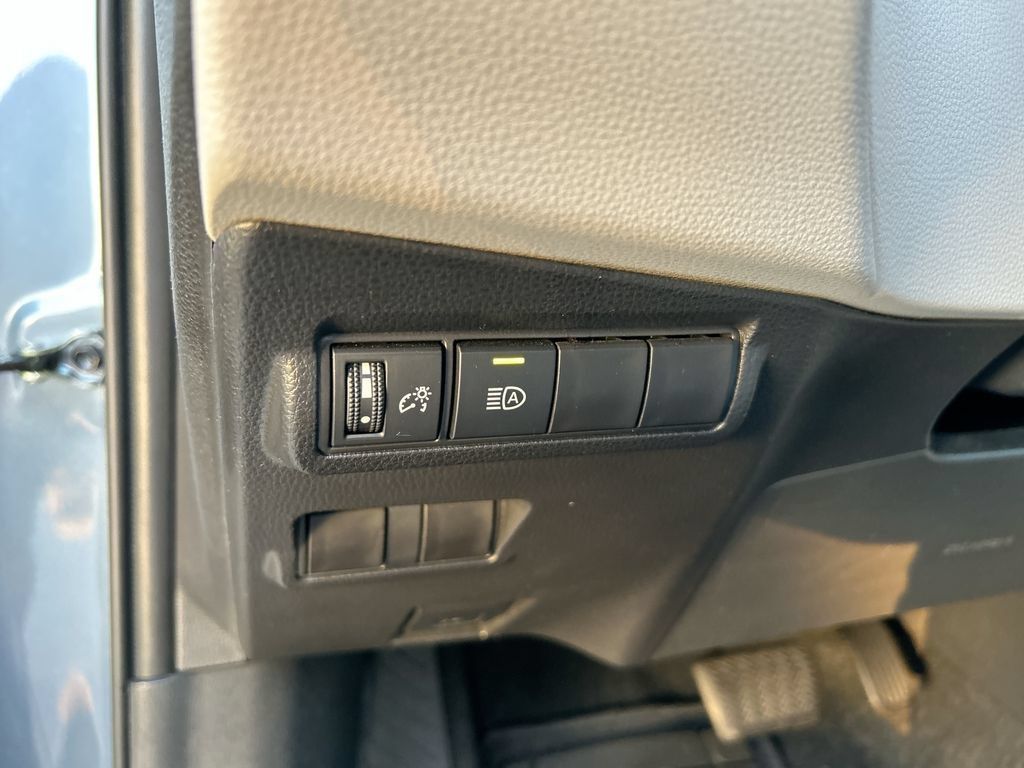 Certified 2025 Toyota Corolla Cross L FWD image 13