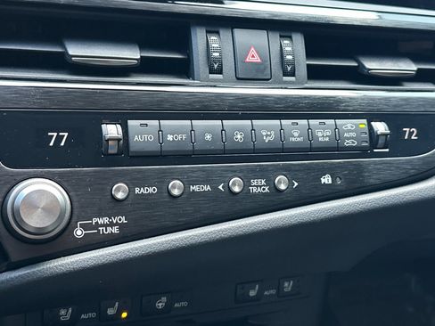 Used 2022 Lexus ES 300h ES 300h image 19