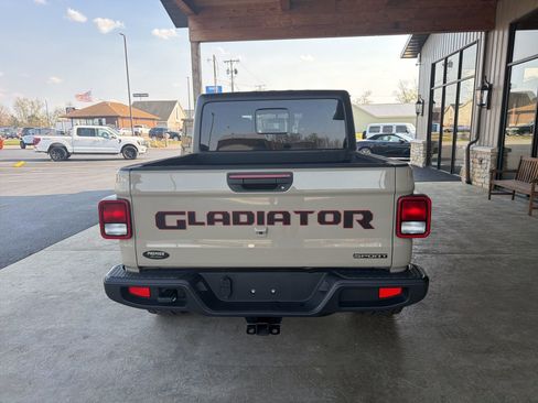 Used 2020 Jeep Gladiator Sport w/ Quick Order Package 24S AWD/4WD image 19