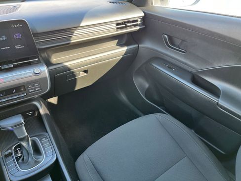 Used 2025 Hyundai Kona SEL image 34