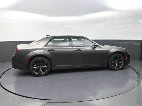 Used 2023 Chrysler 300 S RWD image 9