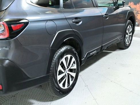 Used 2025 Subaru Outback Premium AWD/4WD image 9