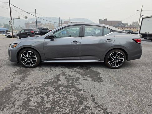 Used 2025 Nissan Sentra SR FWD image 5