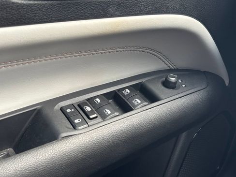 Used 2025 Jeep Compass Limited AWD/4WD image 13