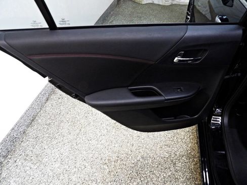 Used 2017 Honda Accord Sport Special Edition image 9