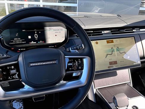 New 2026 Land Rover Range Rover Long Wheelbase SE image 7