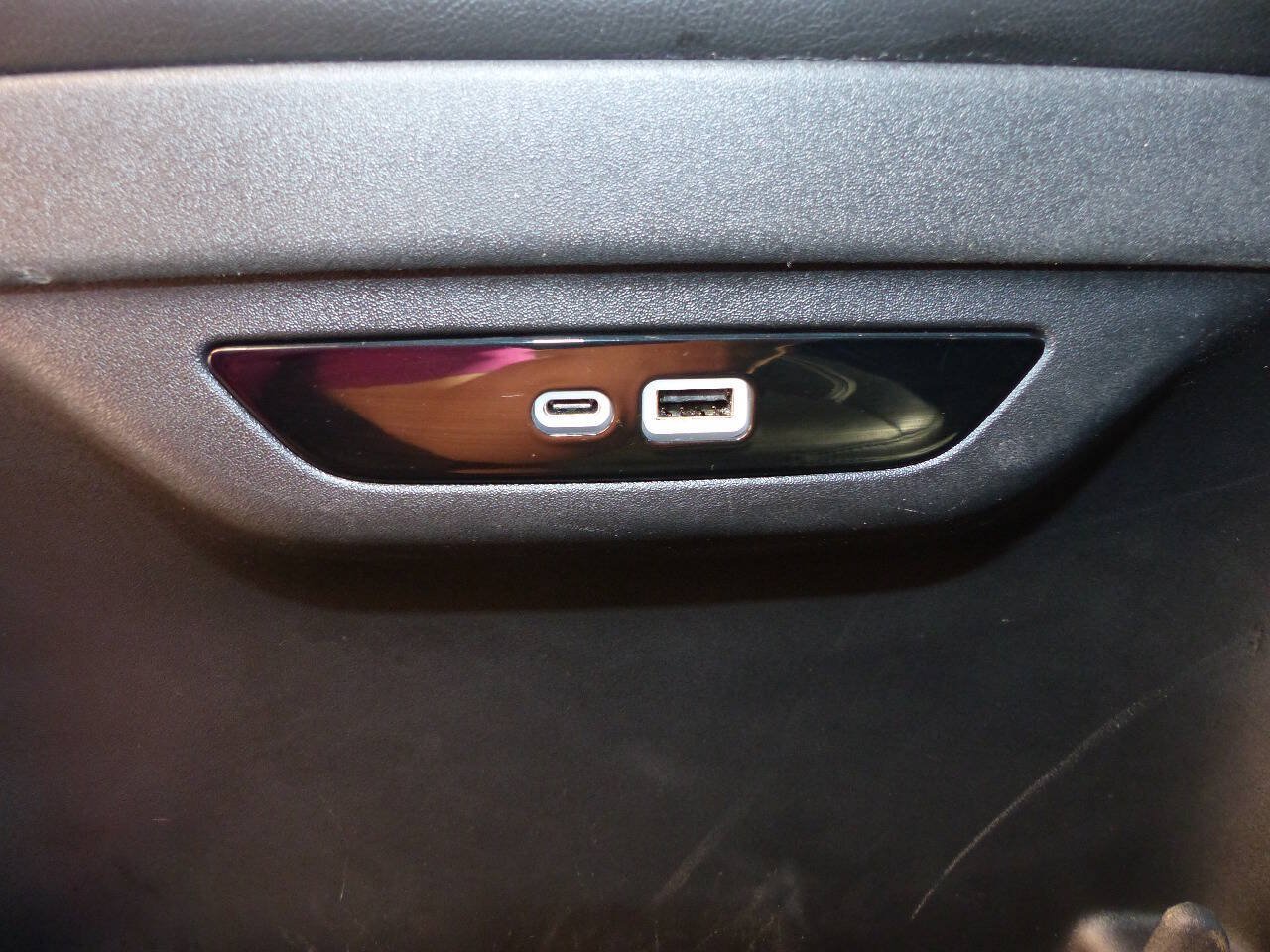 Used 2025 Chrysler Pacifica Select FWD image 30