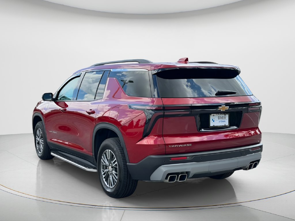 Used 2025 Chevrolet Traverse LT w/ Driver Confidence Package FWD image 7