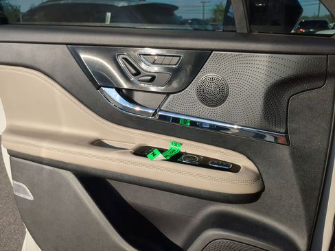 New 2026 Lincoln Corsair Premiere FWD image 12