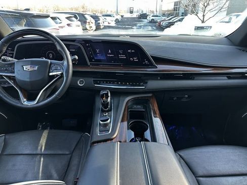 Used 2022 Cadillac Escalade Premium Luxury image 15