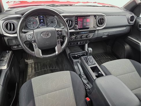 Used 2021 Toyota Tacoma TRD Off-Road w/ Technology Package AWD/4WD image 11