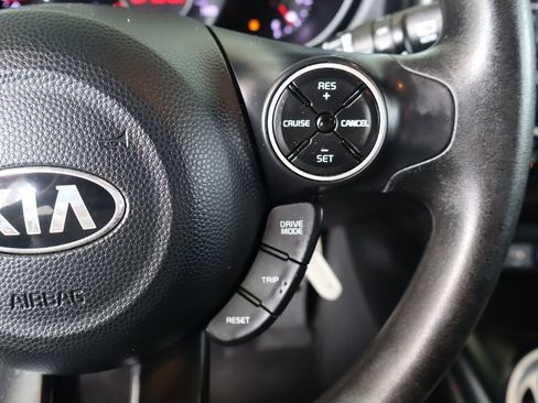 Used 2018 Kia Soul FWD image 18
