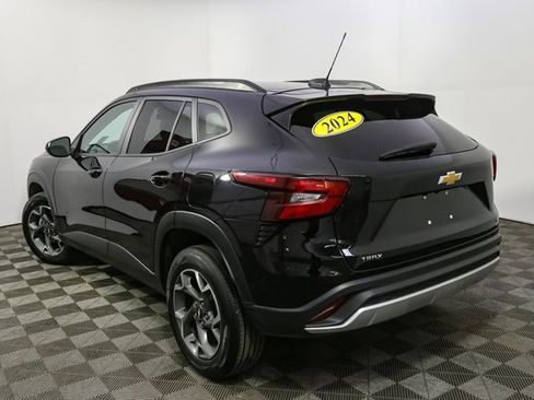 Used 2024 Chevrolet Trax LT w/ Driver Confidence Package image 7