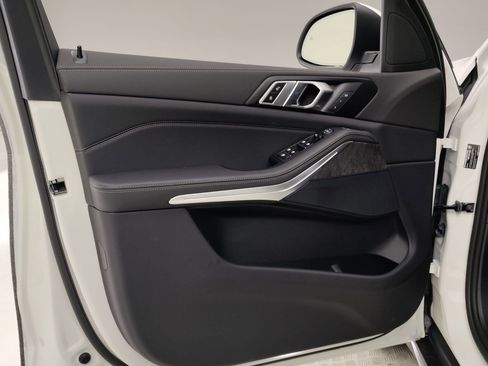 New 2026 BMW X5 sDrive40i w/ Parking Assistance Package image 11