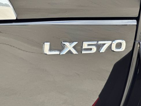 Used 2020 Lexus LX 570 4WD w/ Sport Package image 34