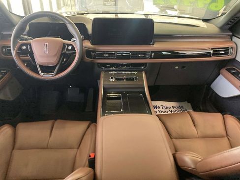 Used 2025 Lincoln Aviator Reserve w/ Equipment Group 201A AWD/4WD image 17