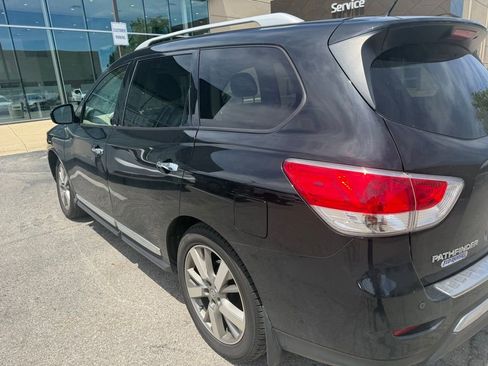 Used 2016 Nissan Pathfinder Platinum AWD/4WD image 4
