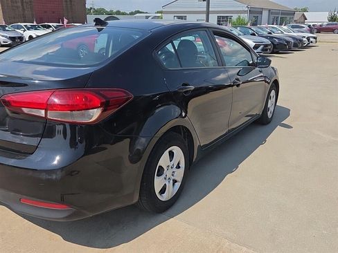 Used 2017 Kia Forte LX FWD image 9