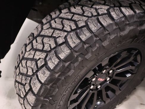 Used 2025 GMC Sierra 1500 Elevation w/ Elevation Premium Package image 43