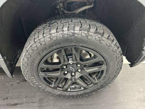 Used 2021 Chevrolet Silverado 1500 LT Trail Boss w/ Convenience Package II AWD/4WD image 8