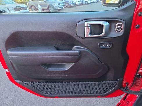 Used 2024 Jeep Wrangler Rubicon image 17