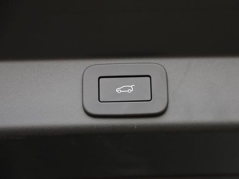 New 2026 Land Rover Range Rover Sport SE AWD/4WD image 18