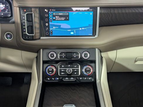 Used 2023 GMC Yukon Denali w/ Denali Reserve Package AWD/4WD image 17
