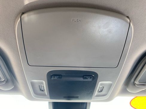 Used 2022 Toyota Camry SE image 21