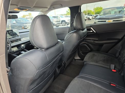 Used 2024 Mitsubishi Outlander SE FWD image 12
