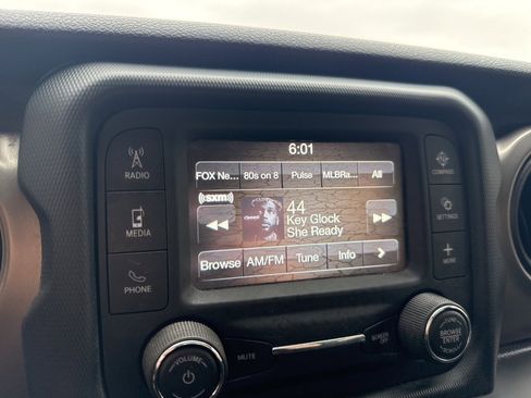 Used 2018 Jeep Wrangler Sport image 22