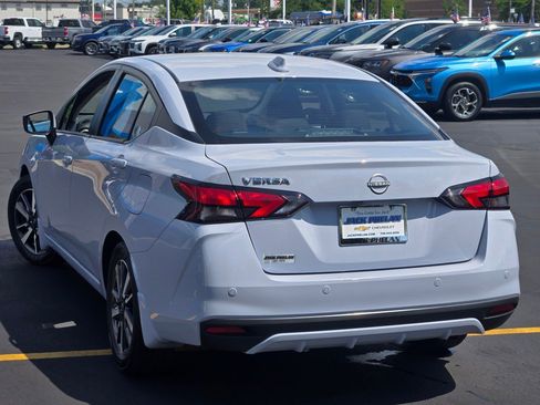 Used 2025 Nissan Versa SV w/ Trunk Package FWD image 12