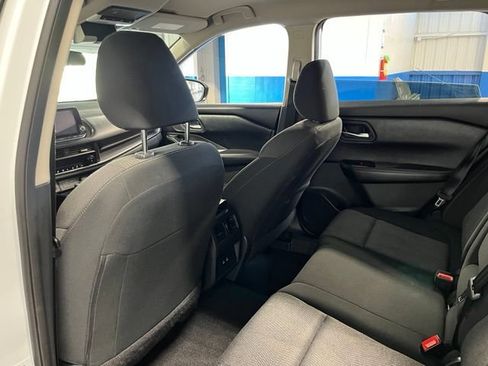 Used 2024 Nissan Rogue SV AWD/4WD image 17