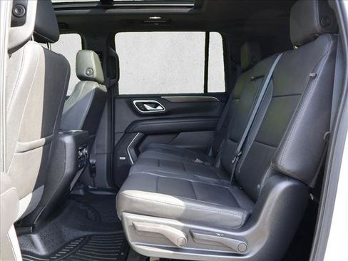 Used 2022 Chevrolet Suburban Z71 w/ Luxury Package AWD/4WD image 26